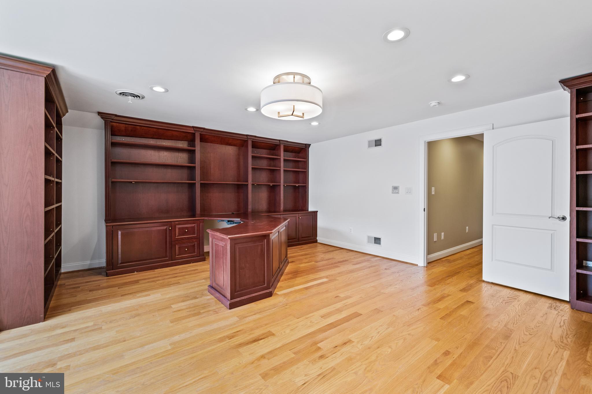 FALLSBOURNE - Residential