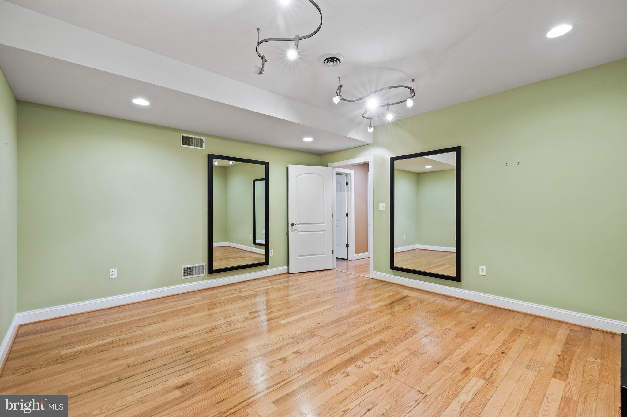 FALLSBOURNE - Residential