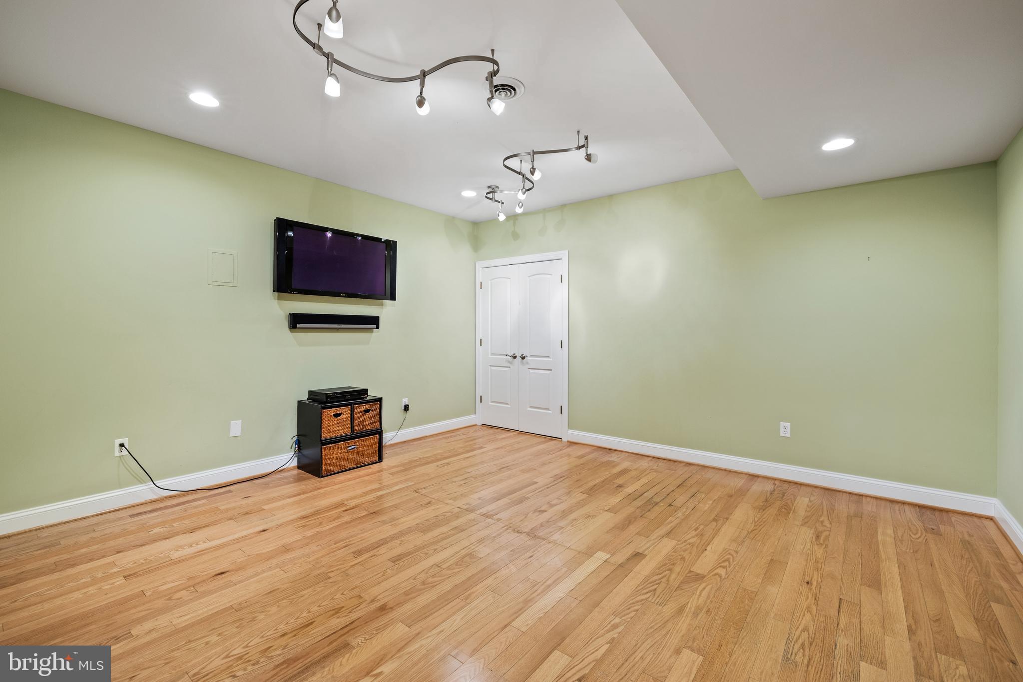 FALLSBOURNE - Residential