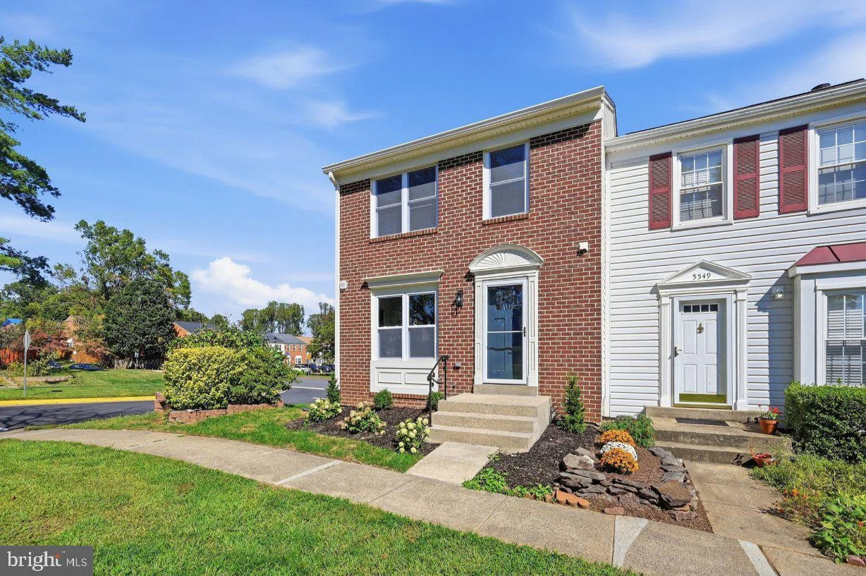 5551 Cabat Lake Court