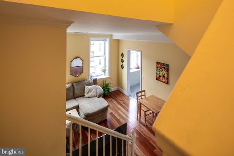 Townhouse For Rent - 2129 Walnut Street #4<br/> PHILADELPHIA, PA 19103