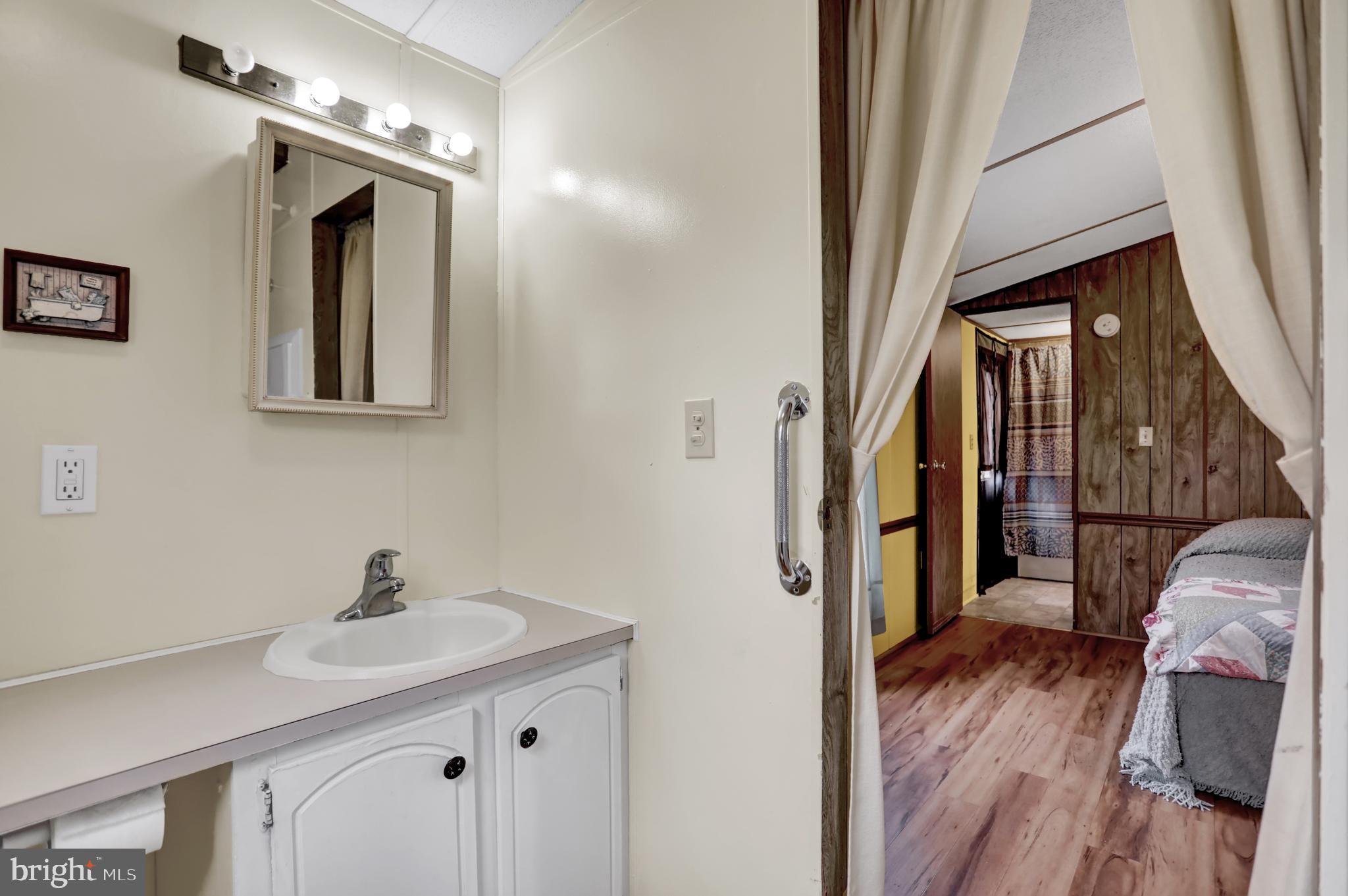 HARFORD MOBILE VILLAGE - Residential