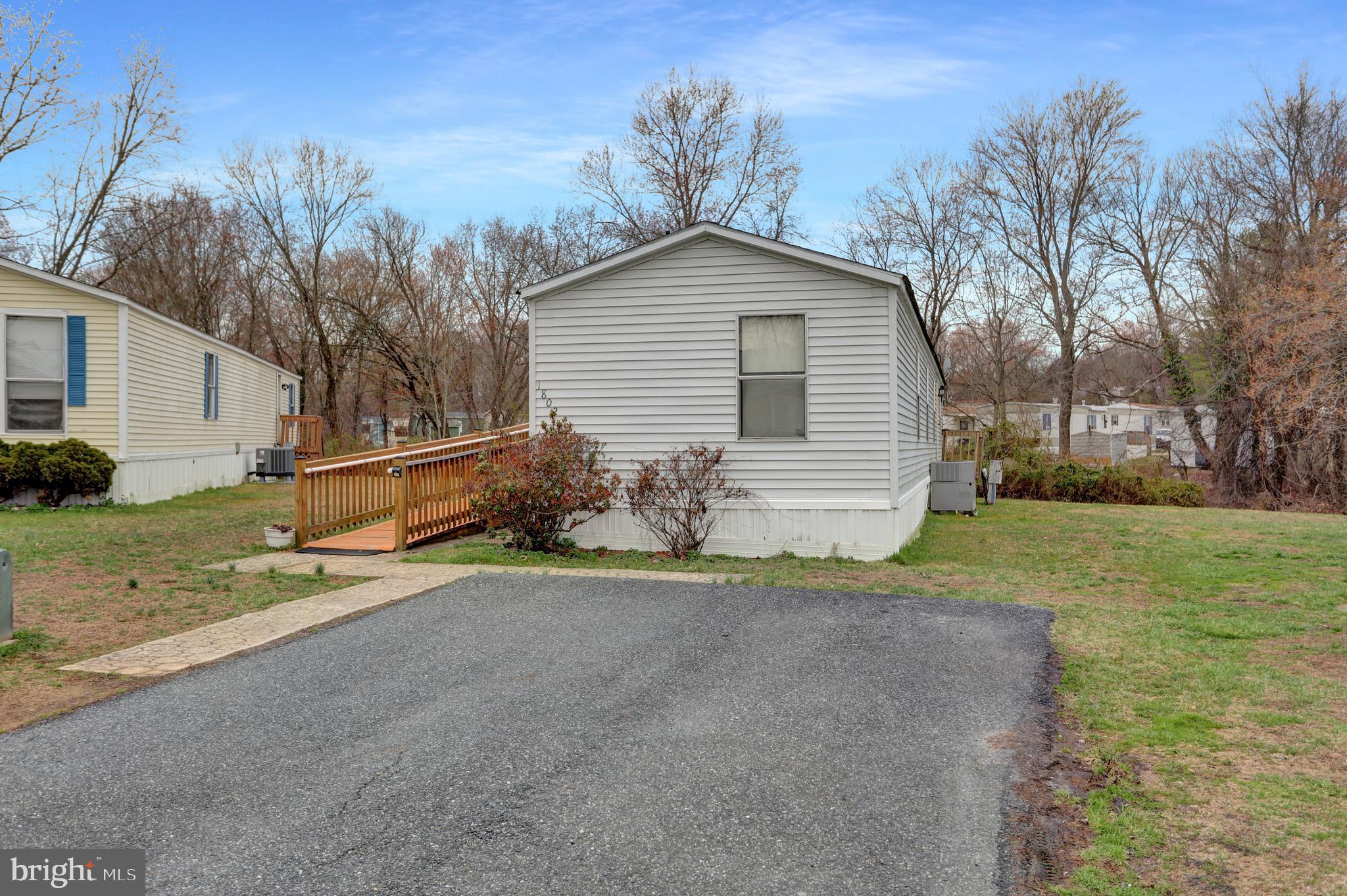 HARFORD MOBILE VILLAGE - Residential