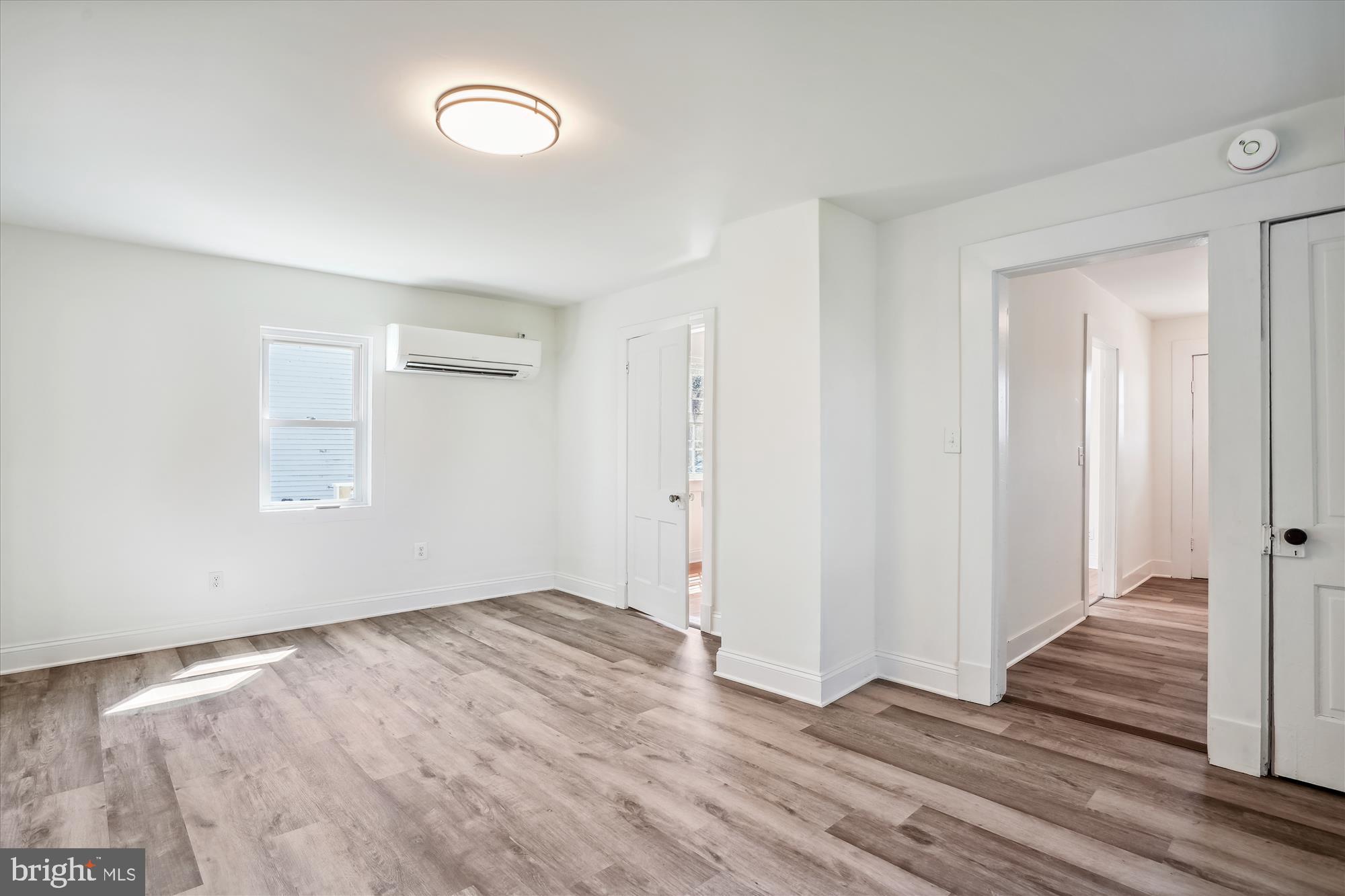 EASTON - Residential Lease