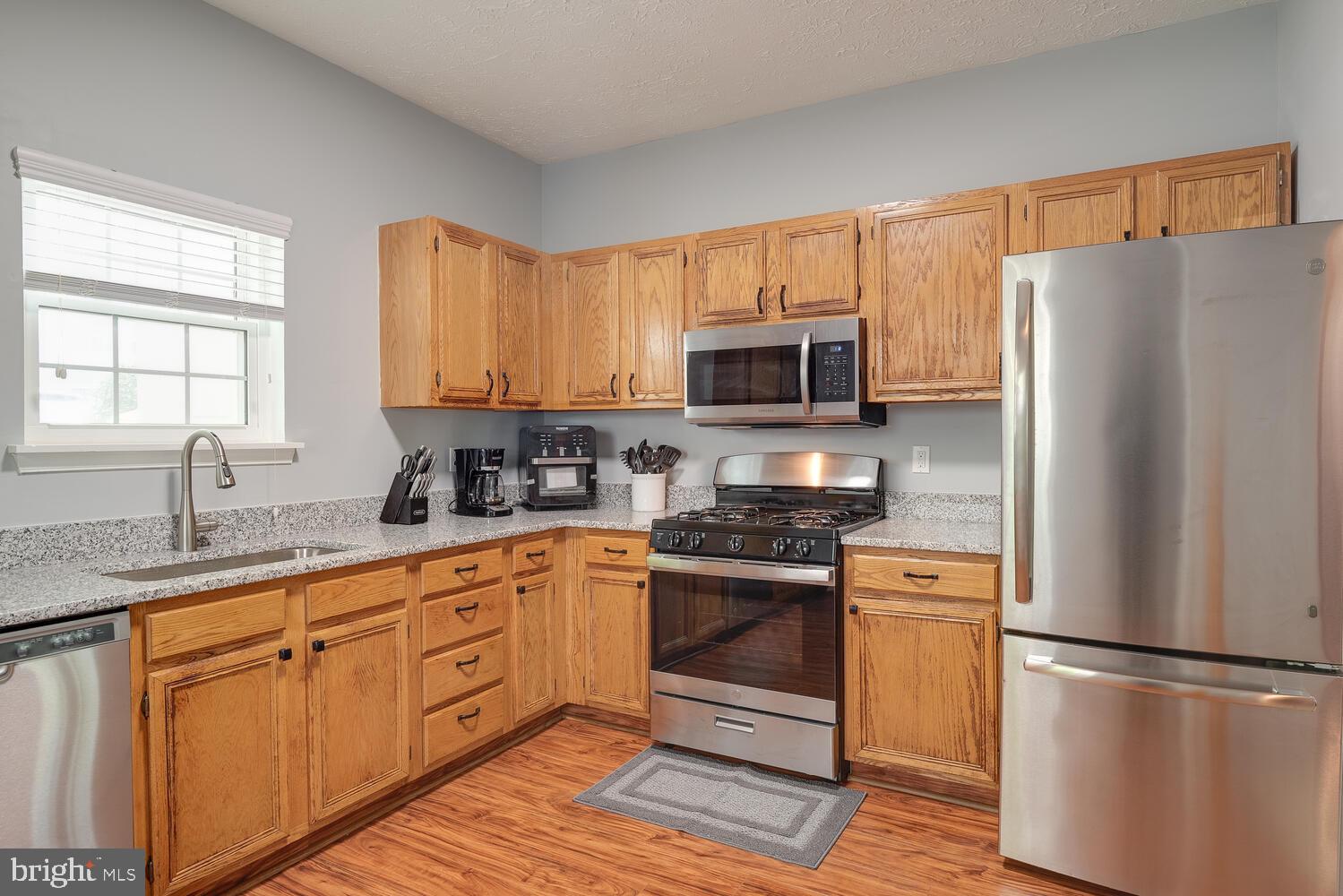 HILL OAKS CONDO PHASE 1- - Residential