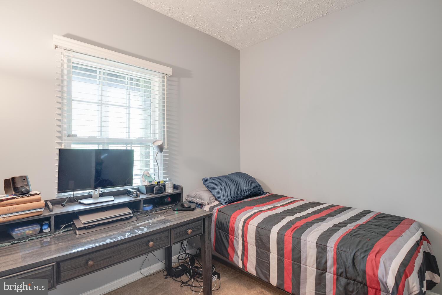 HILL OAKS CONDO PHASE 1- - Residential