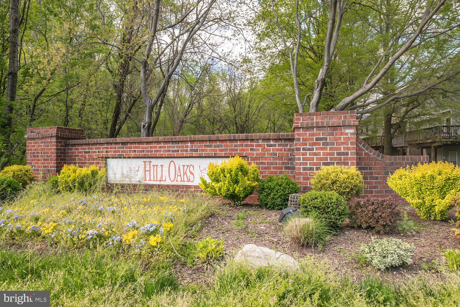 HILL OAKS CONDO PHASE 1- - Residential