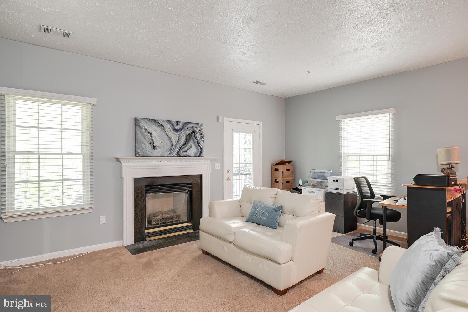 HILL OAKS CONDO PHASE 1- - Residential