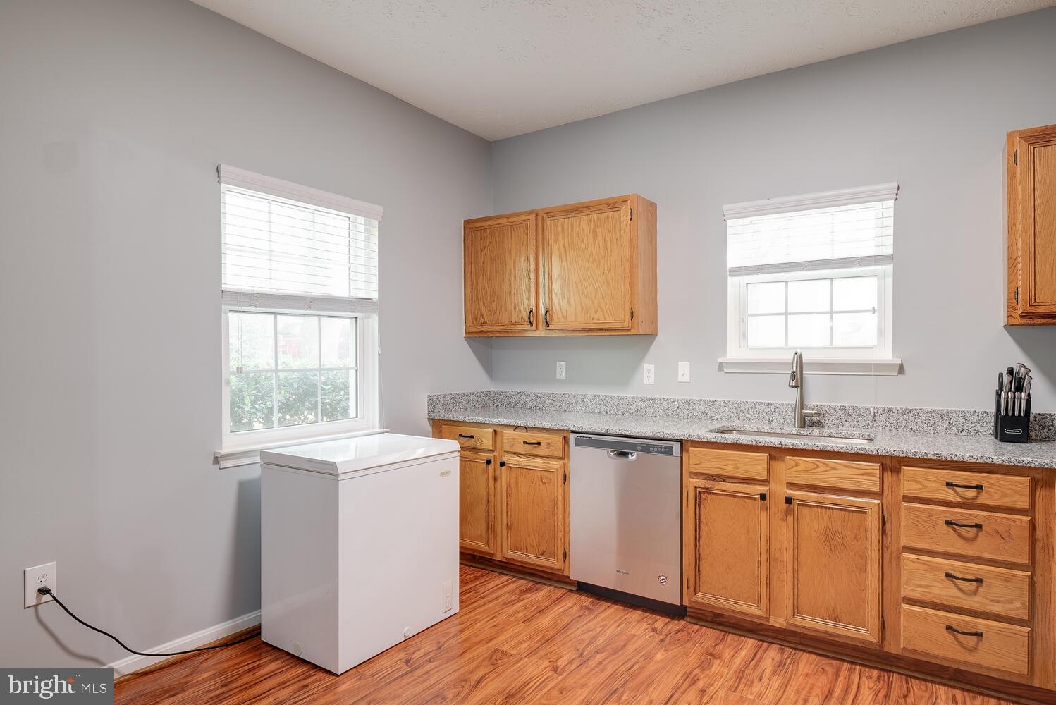 HILL OAKS CONDO PHASE 1- - Residential