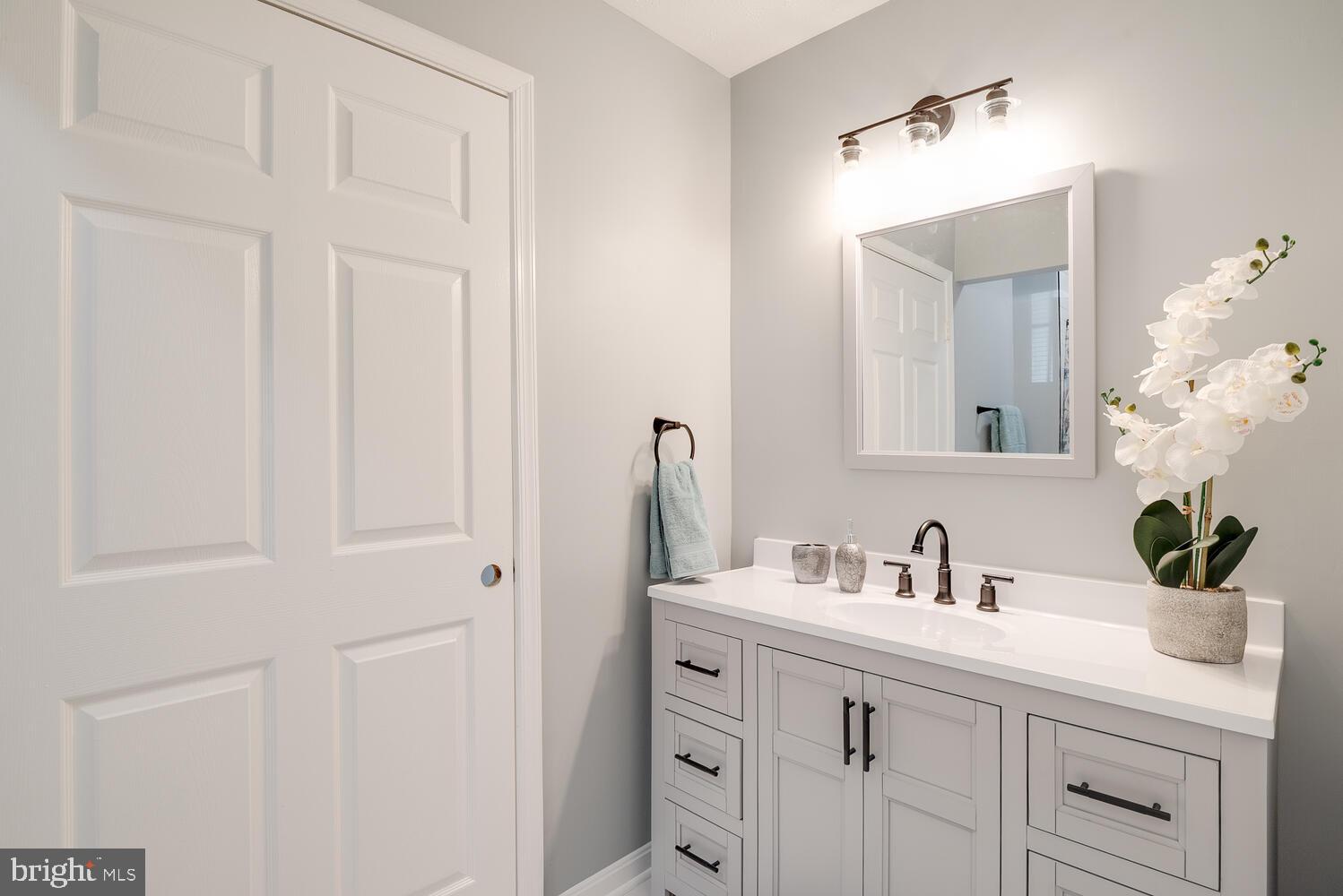 HILL OAKS CONDO PHASE 1- - Residential