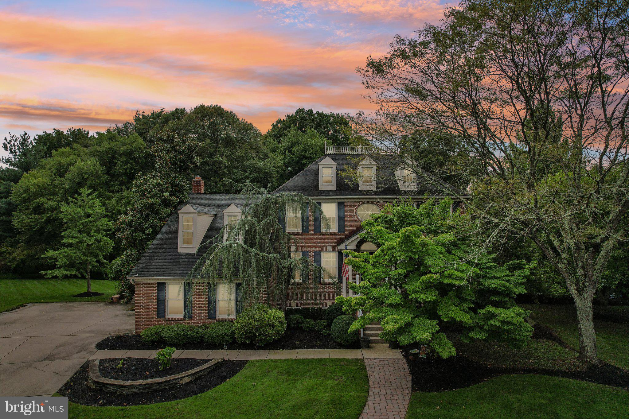 4 BROADACRE COURT