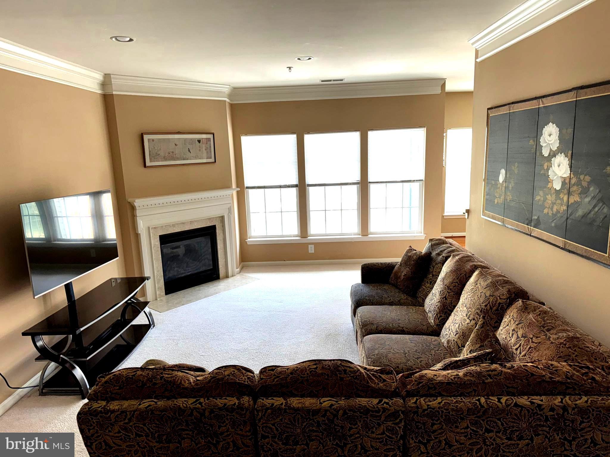 207 SECRETARIAT DRIVE 207-J