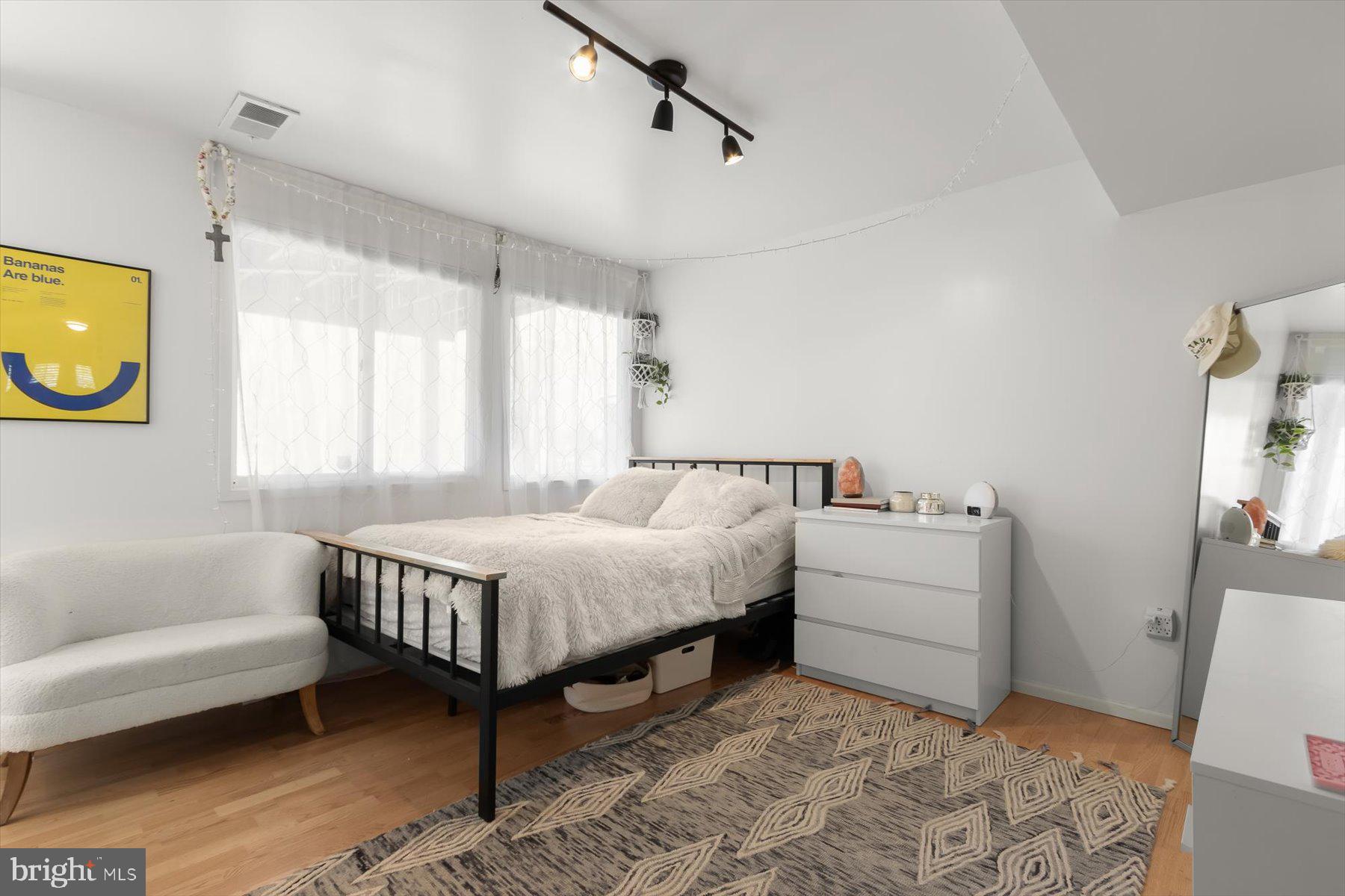 CARDEROCK SPRINGS - Residential