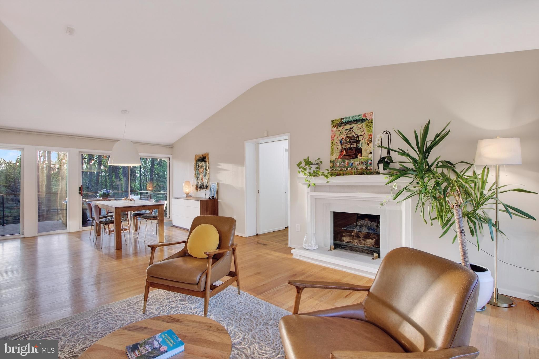 CARDEROCK SPRINGS - Residential