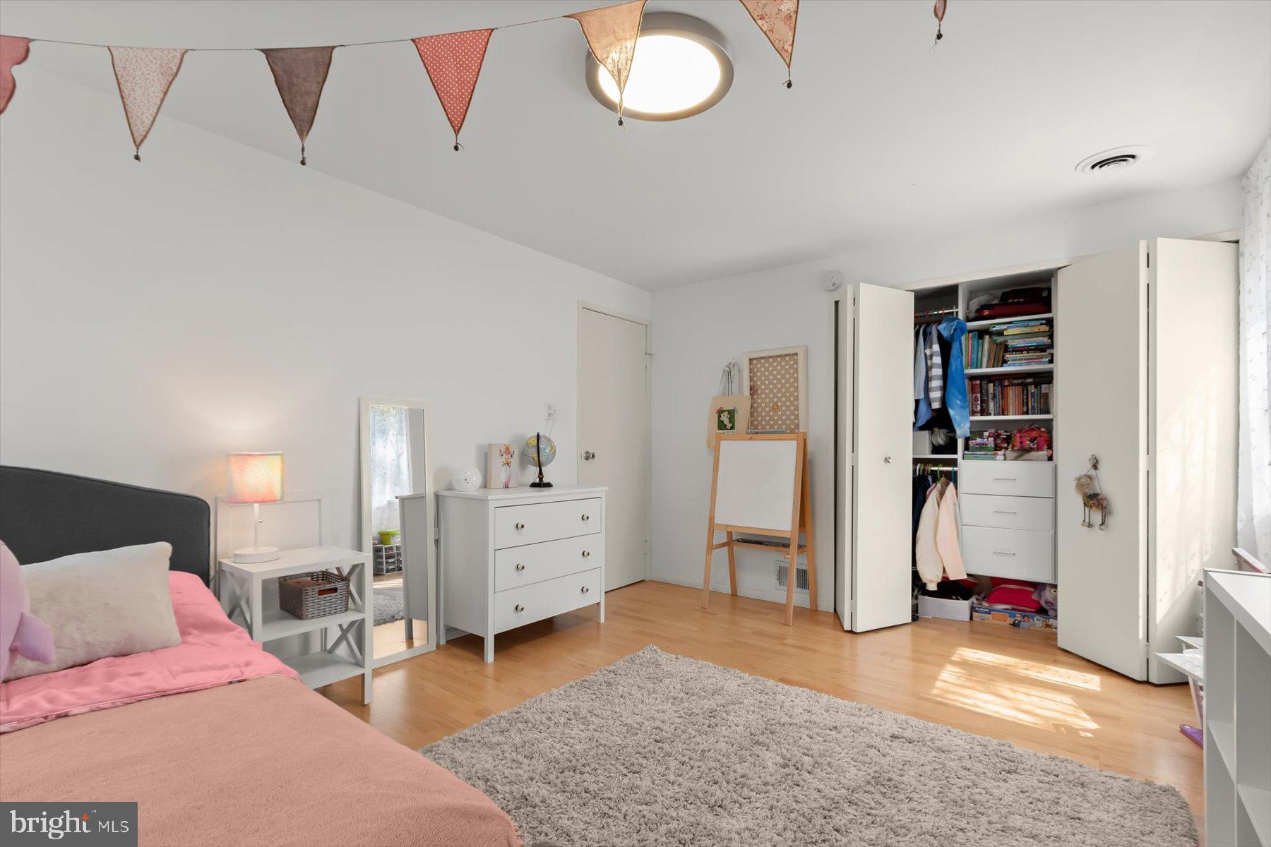 CARDEROCK SPRINGS - Residential