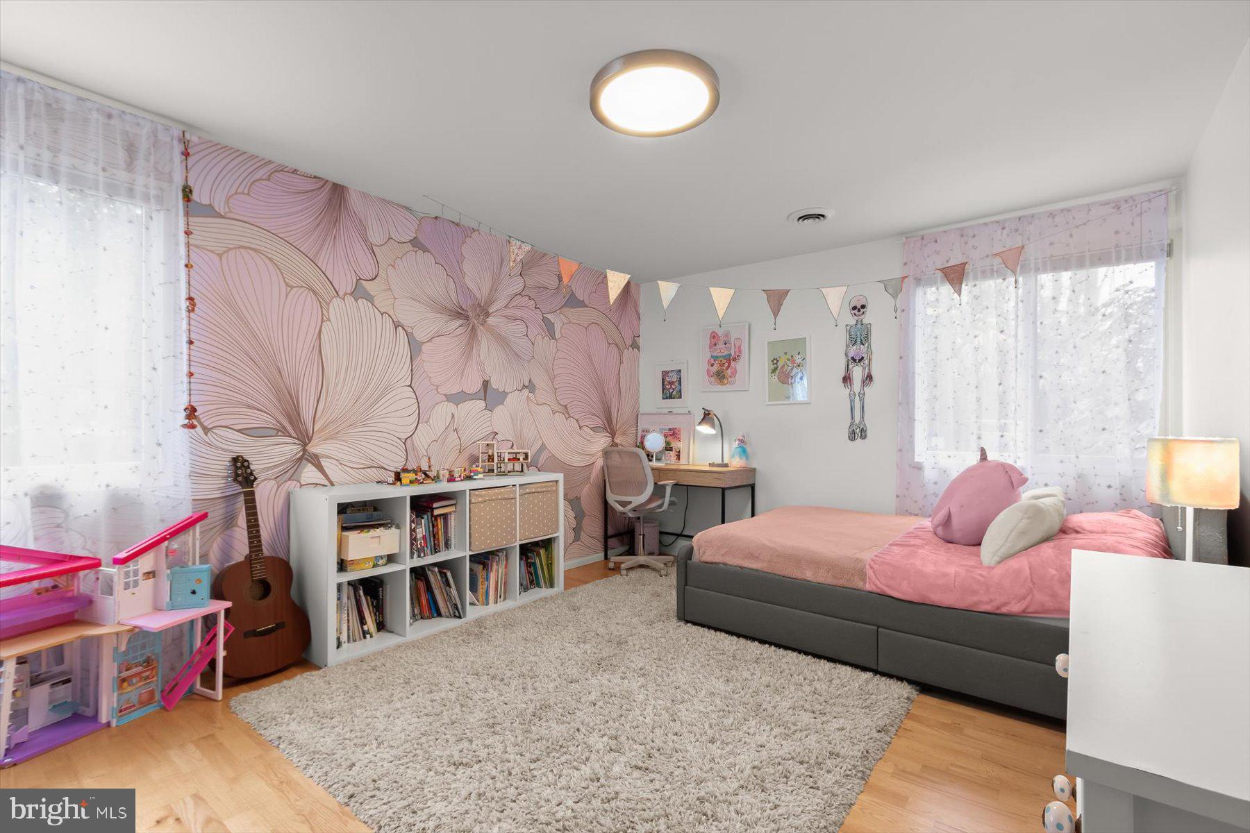 CARDEROCK SPRINGS - Residential