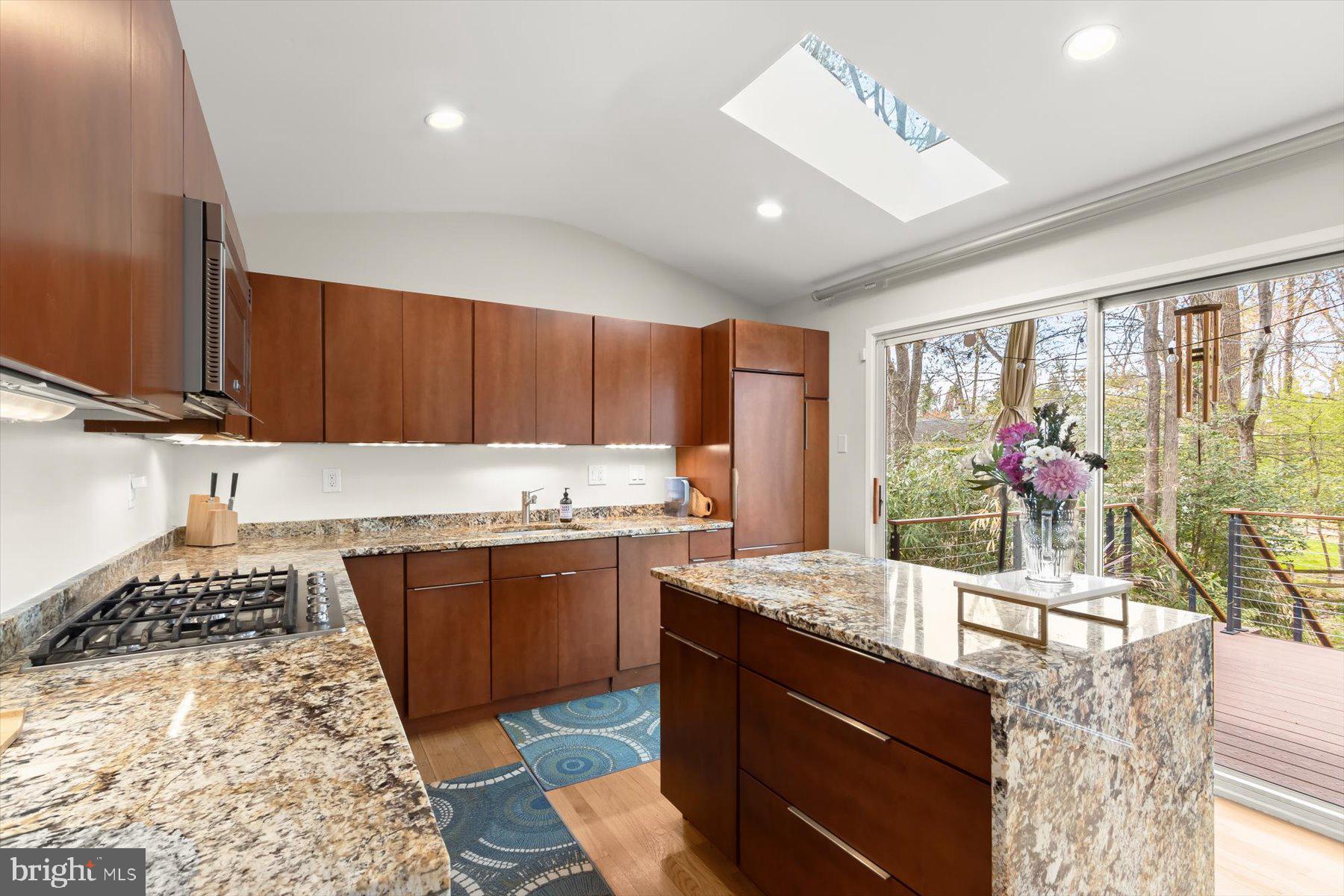 CARDEROCK SPRINGS - Residential