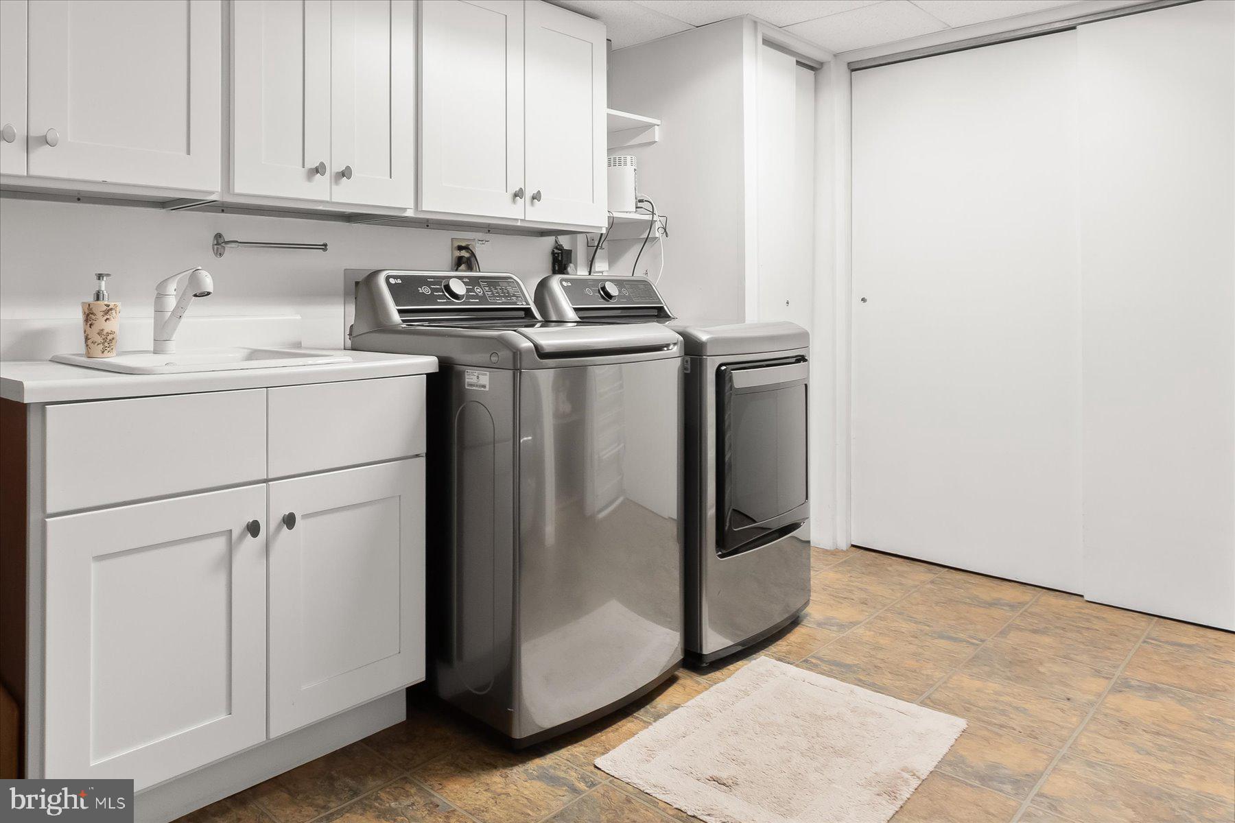 CARDEROCK SPRINGS - Residential