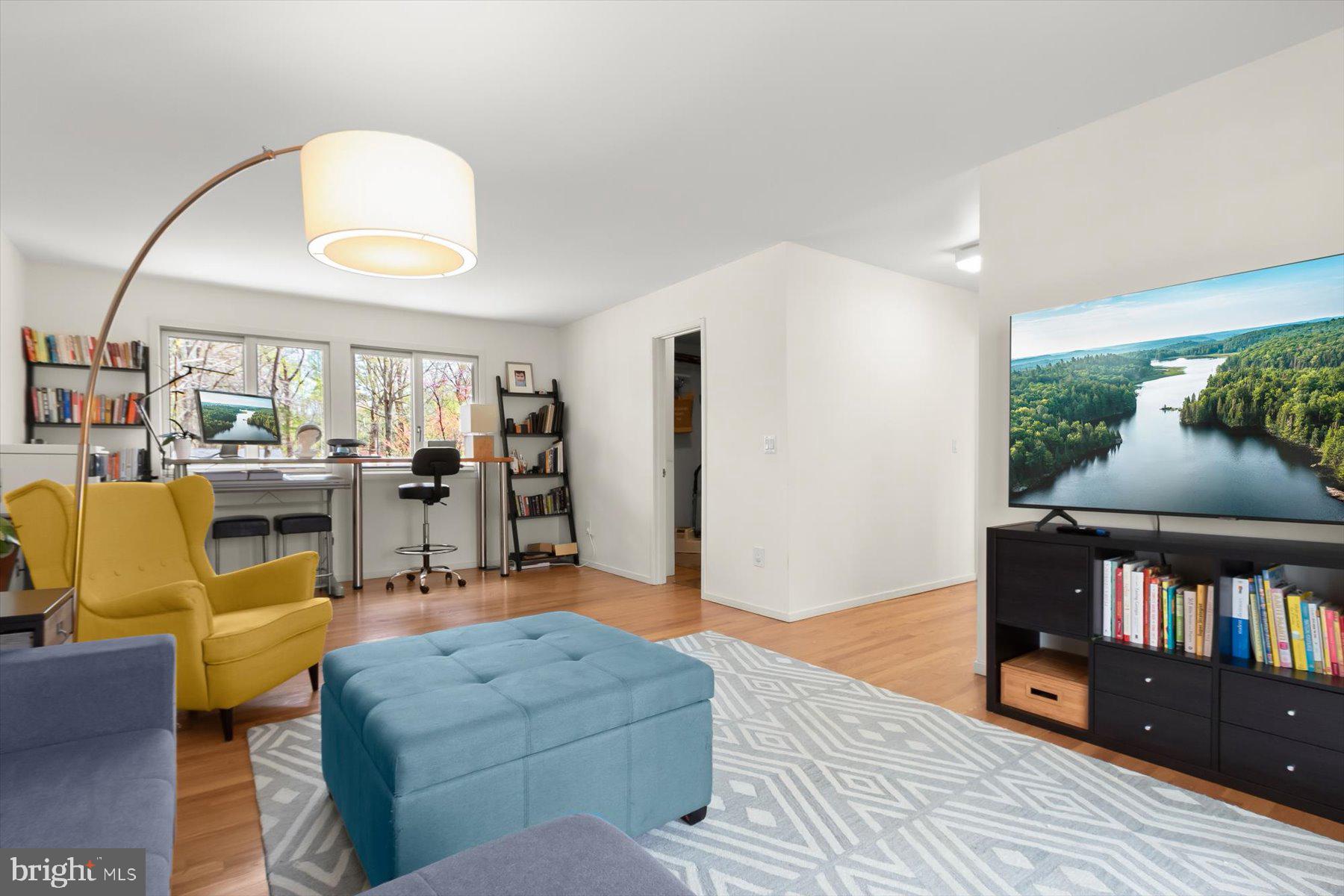 CARDEROCK SPRINGS - Residential