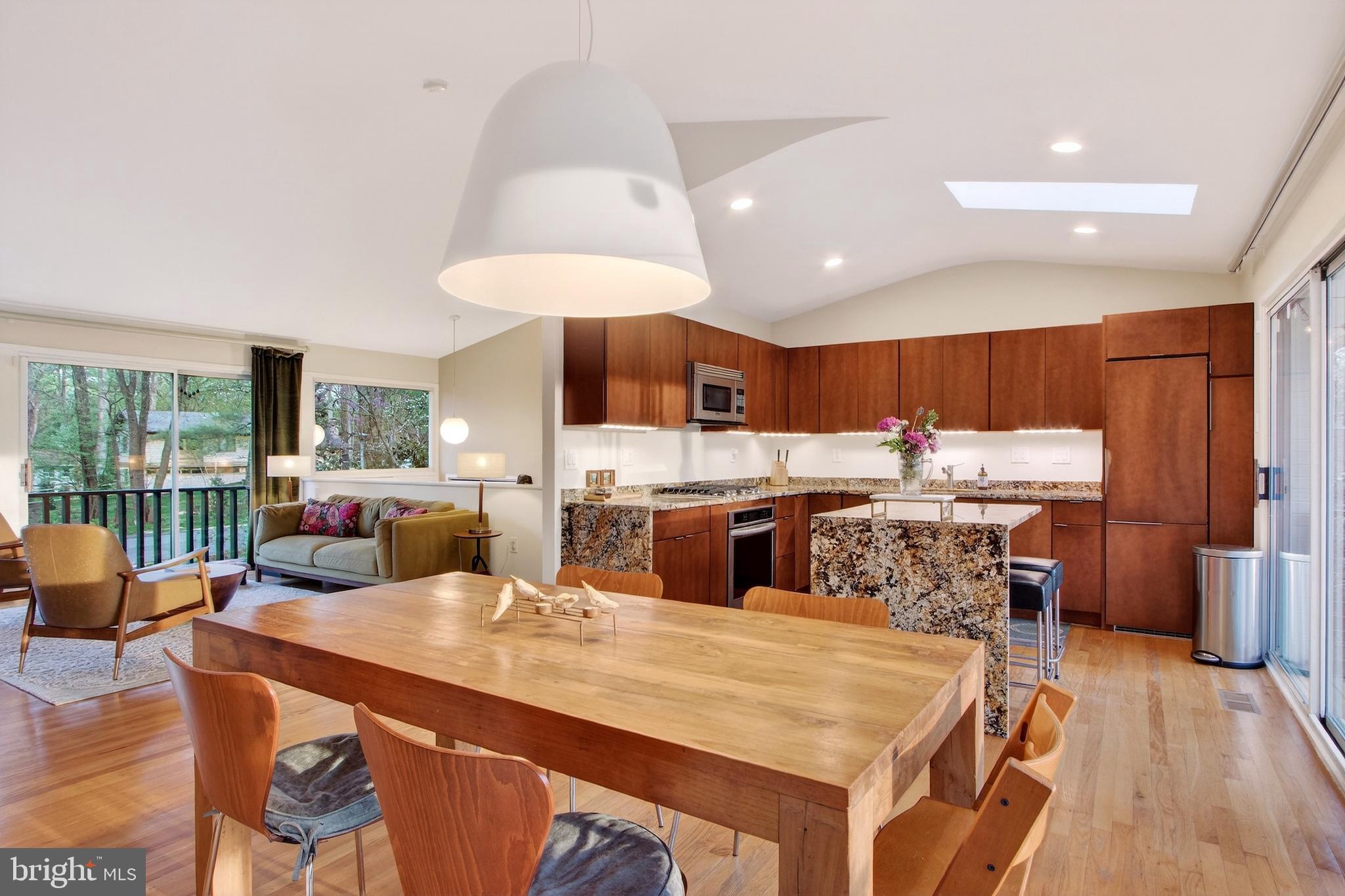 CARDEROCK SPRINGS - Residential