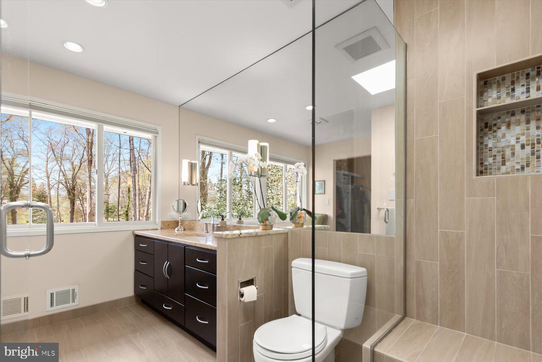 CARDEROCK SPRINGS - Residential