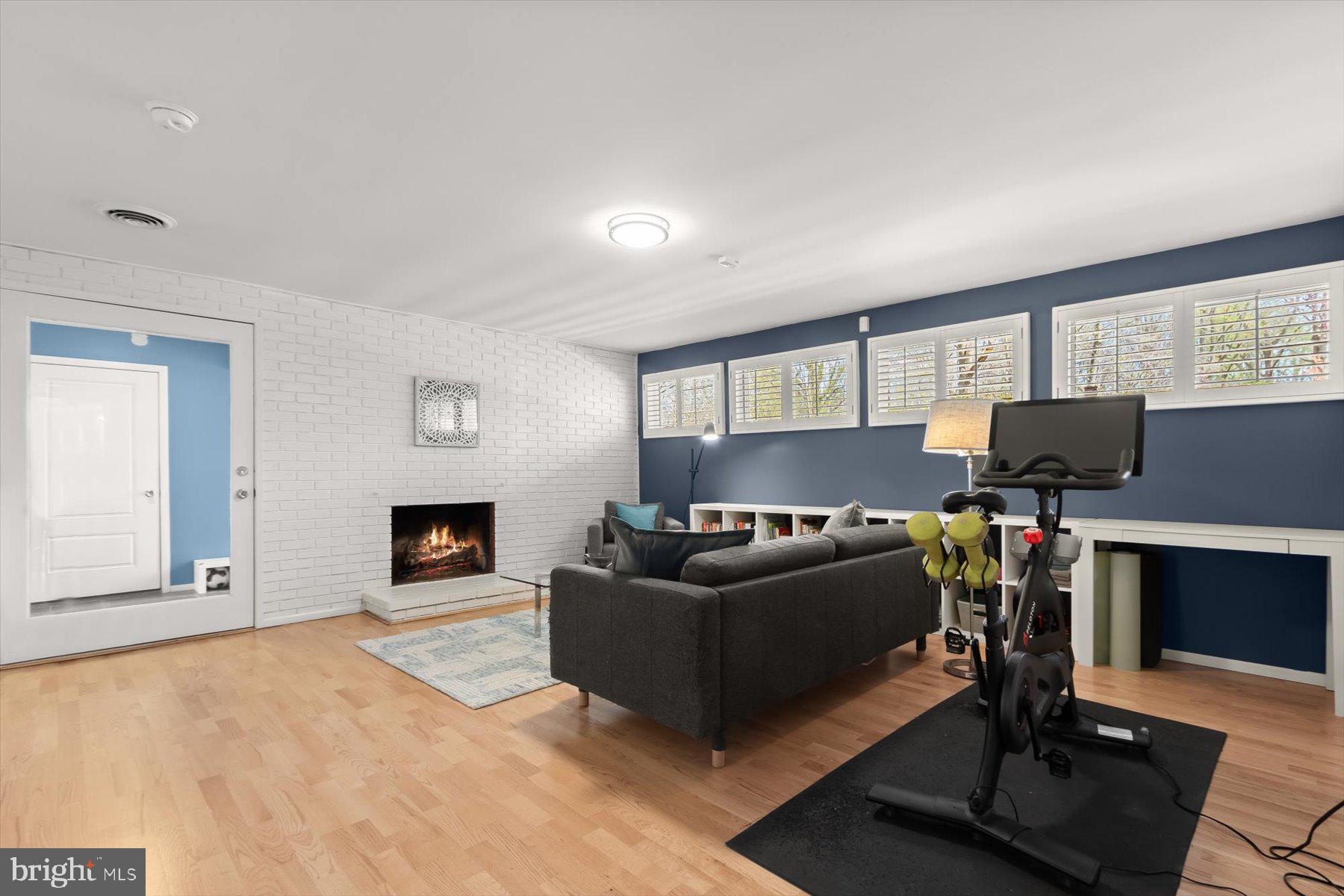 CARDEROCK SPRINGS - Residential