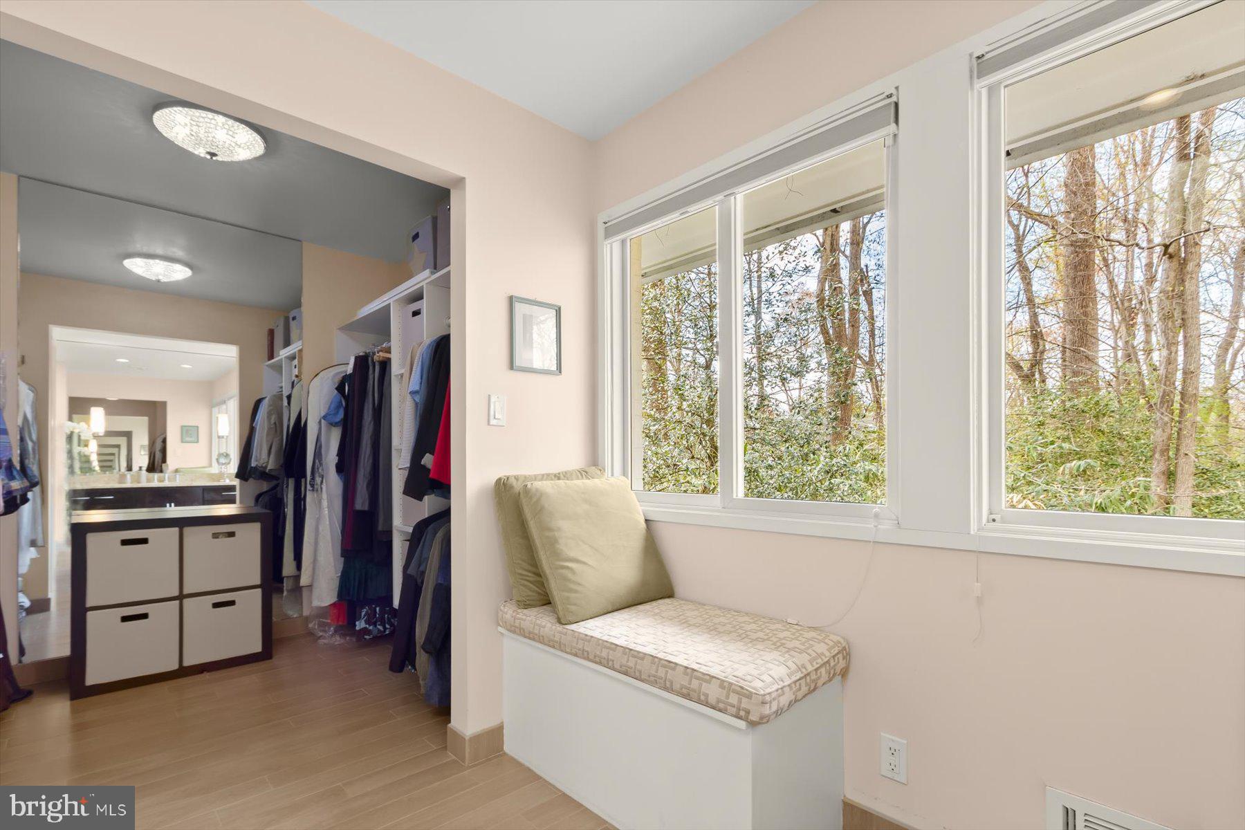 CARDEROCK SPRINGS - Residential