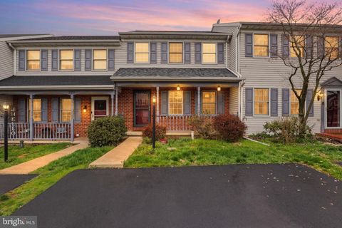 780 ROBIN HILL CIRCLE YORK PA 17404