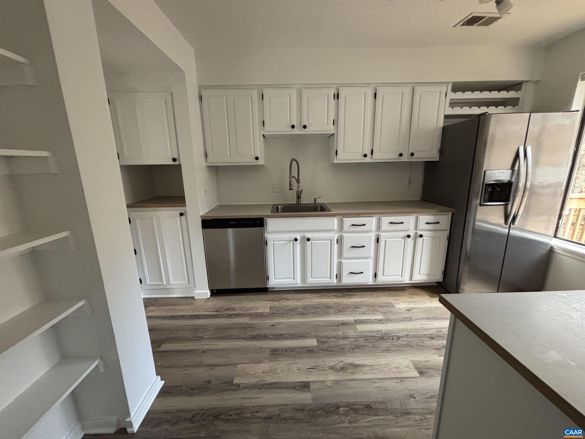 STONEHENGE - Residential