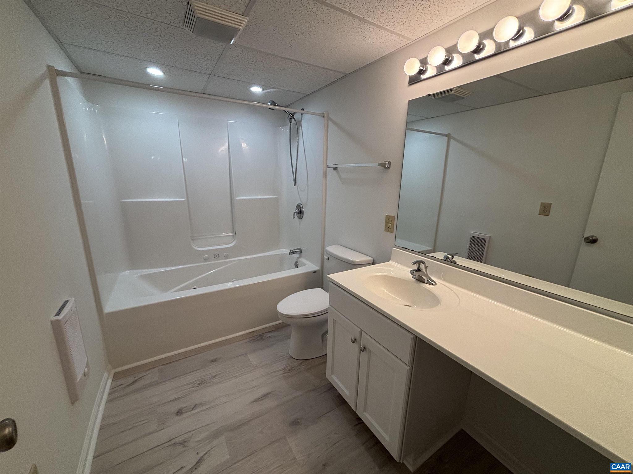 STONEHENGE - Residential