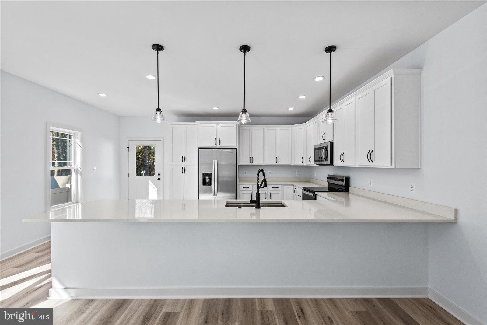 CLASSIC SHORES - Residential