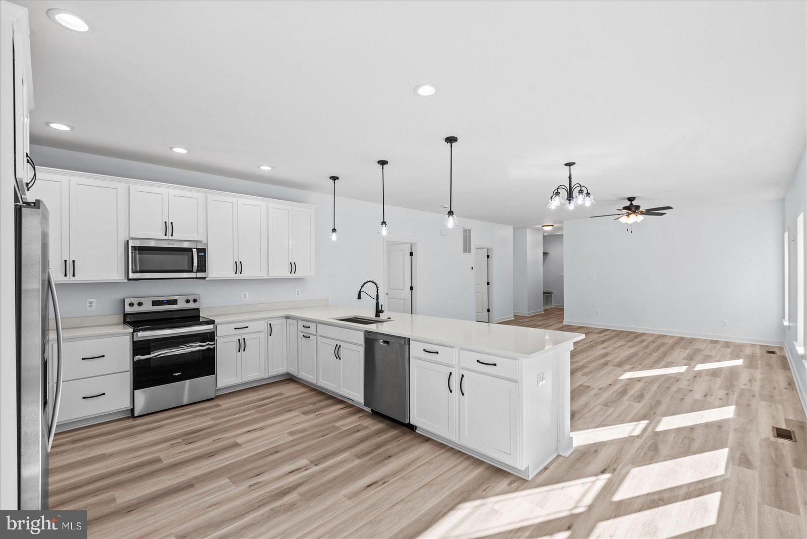 CLASSIC SHORES - Residential