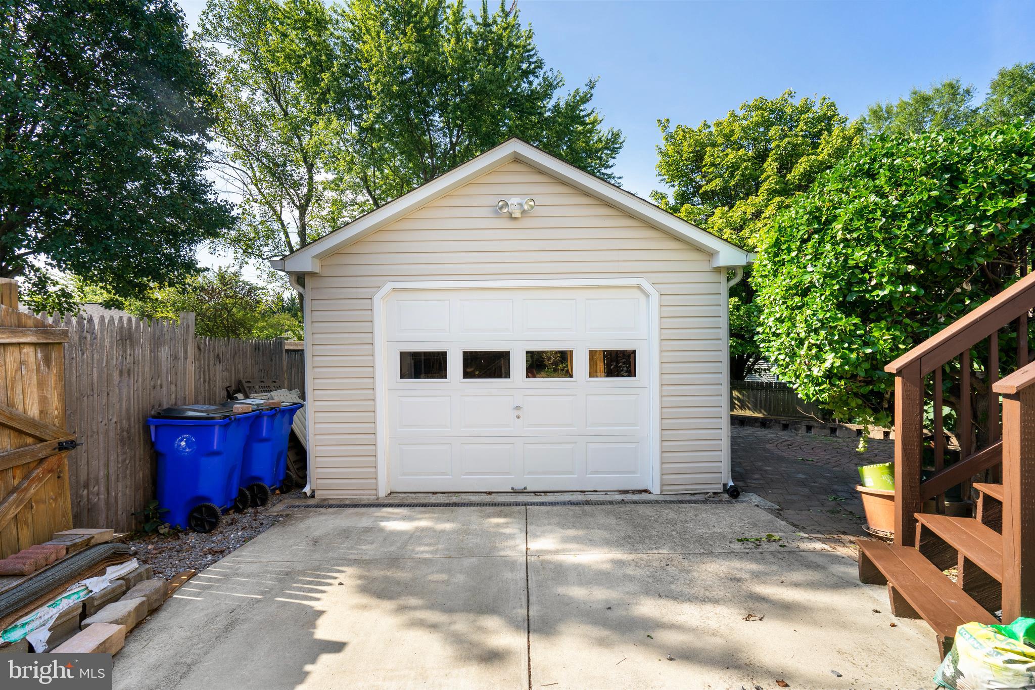 HILLCREST ORCHARDS - Residential