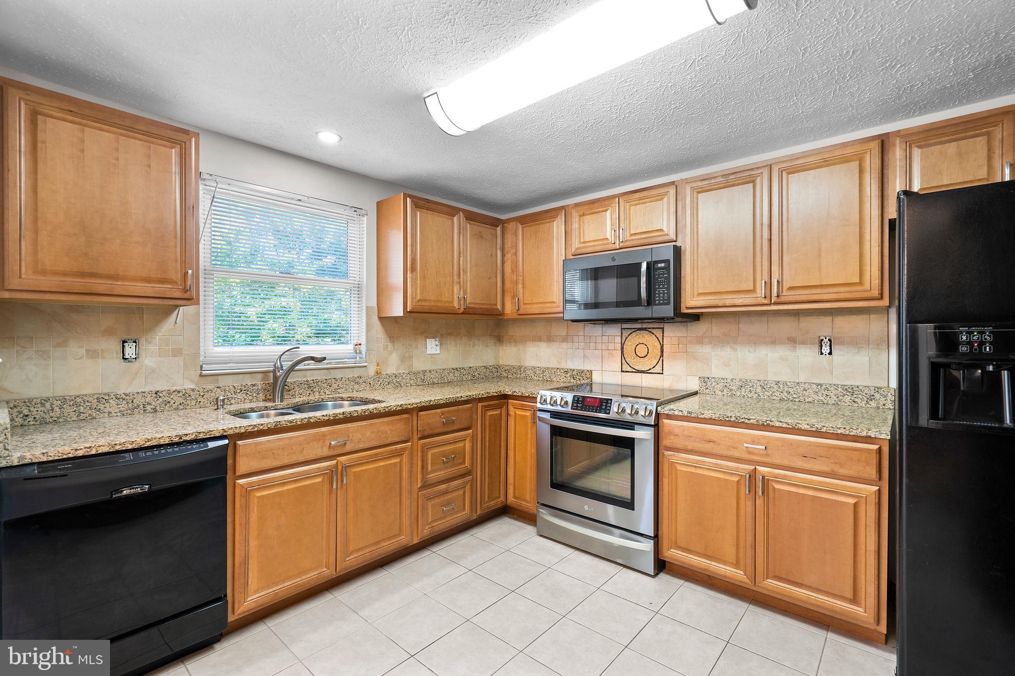 HILLCREST ORCHARDS - Residential