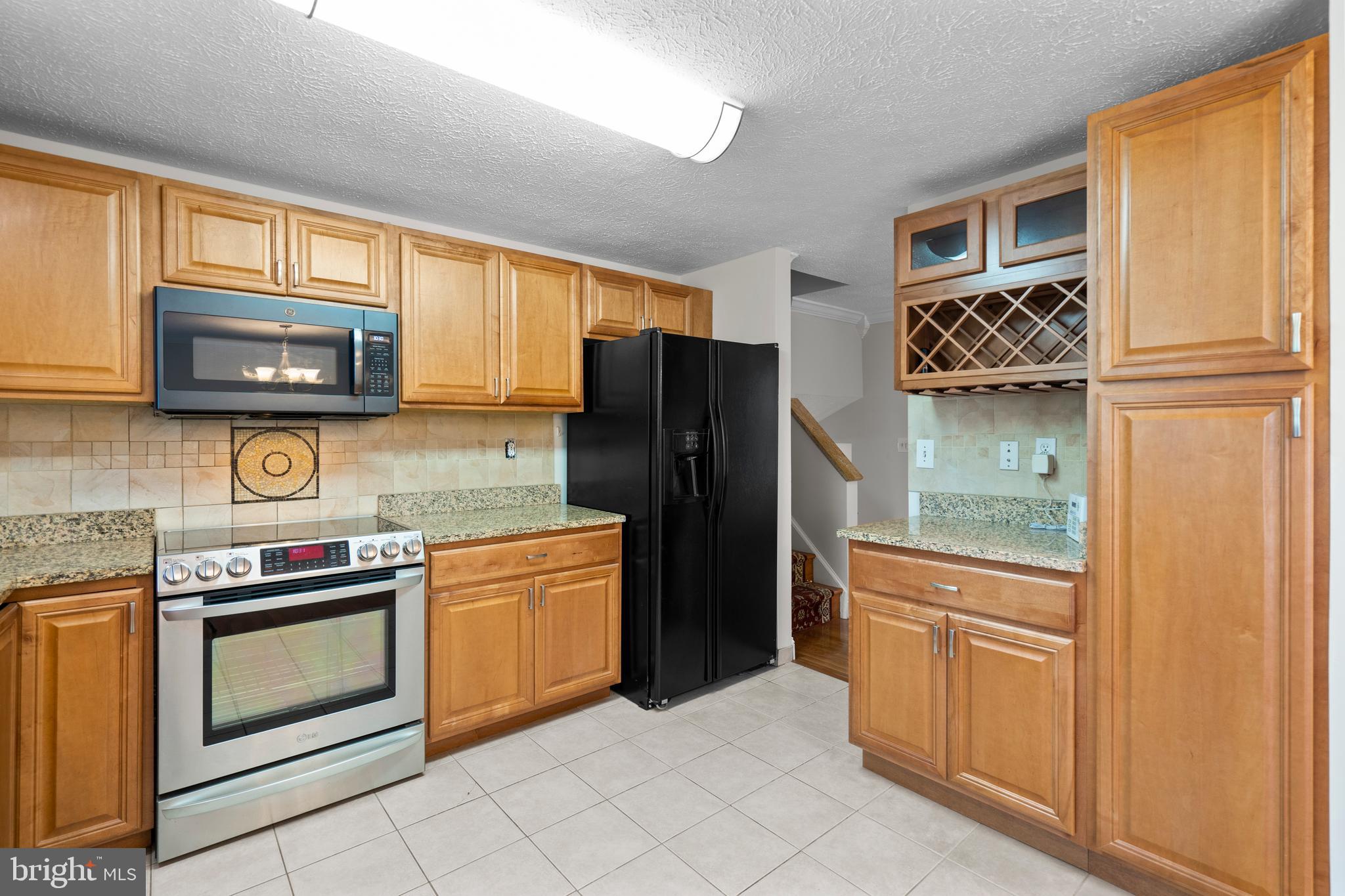 HILLCREST ORCHARDS - Residential