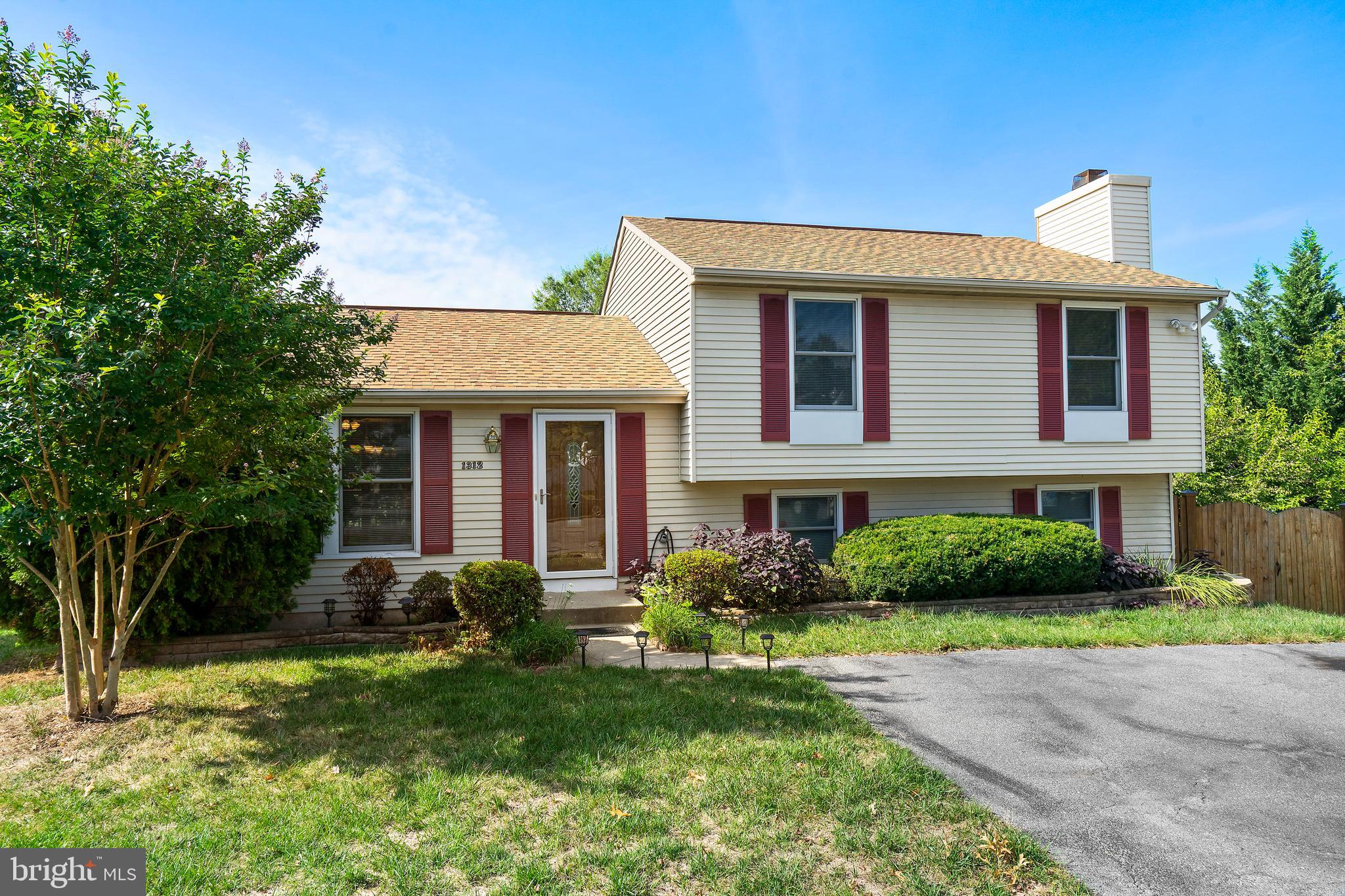 HILLCREST ORCHARDS - Residential