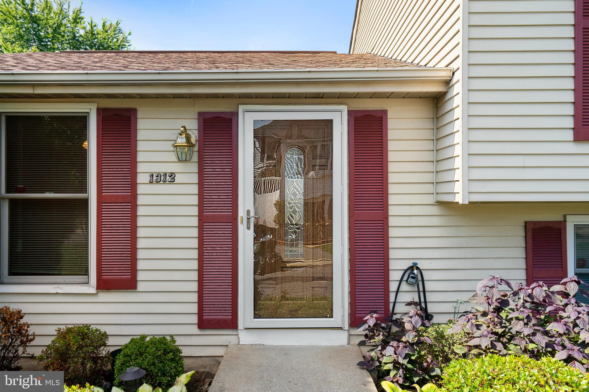 HILLCREST ORCHARDS - Residential