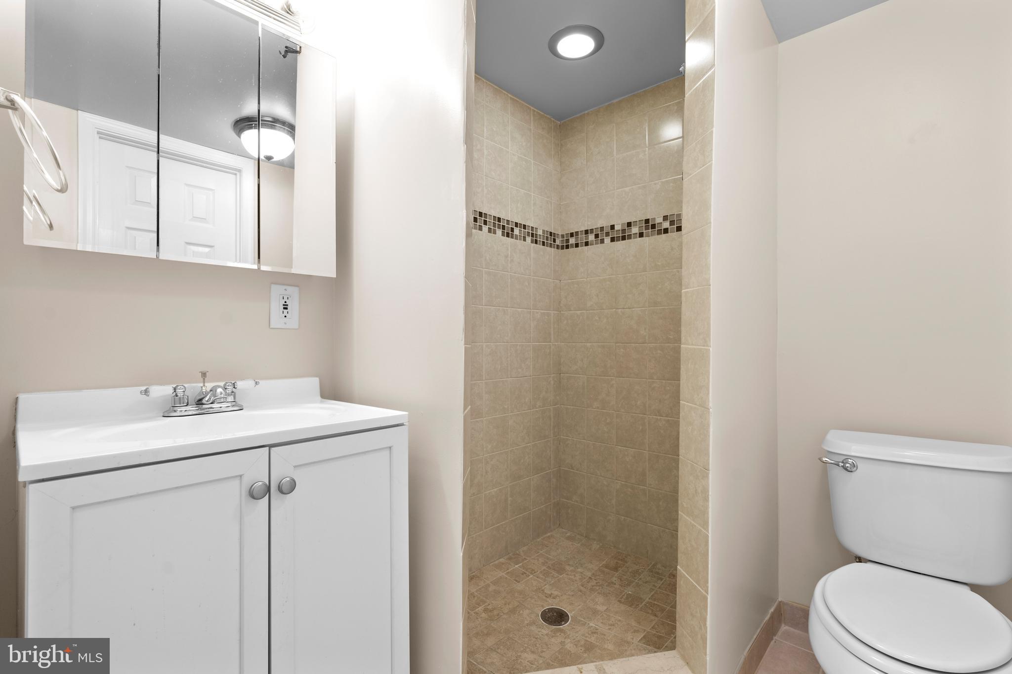 HILLCREST ORCHARDS - Residential