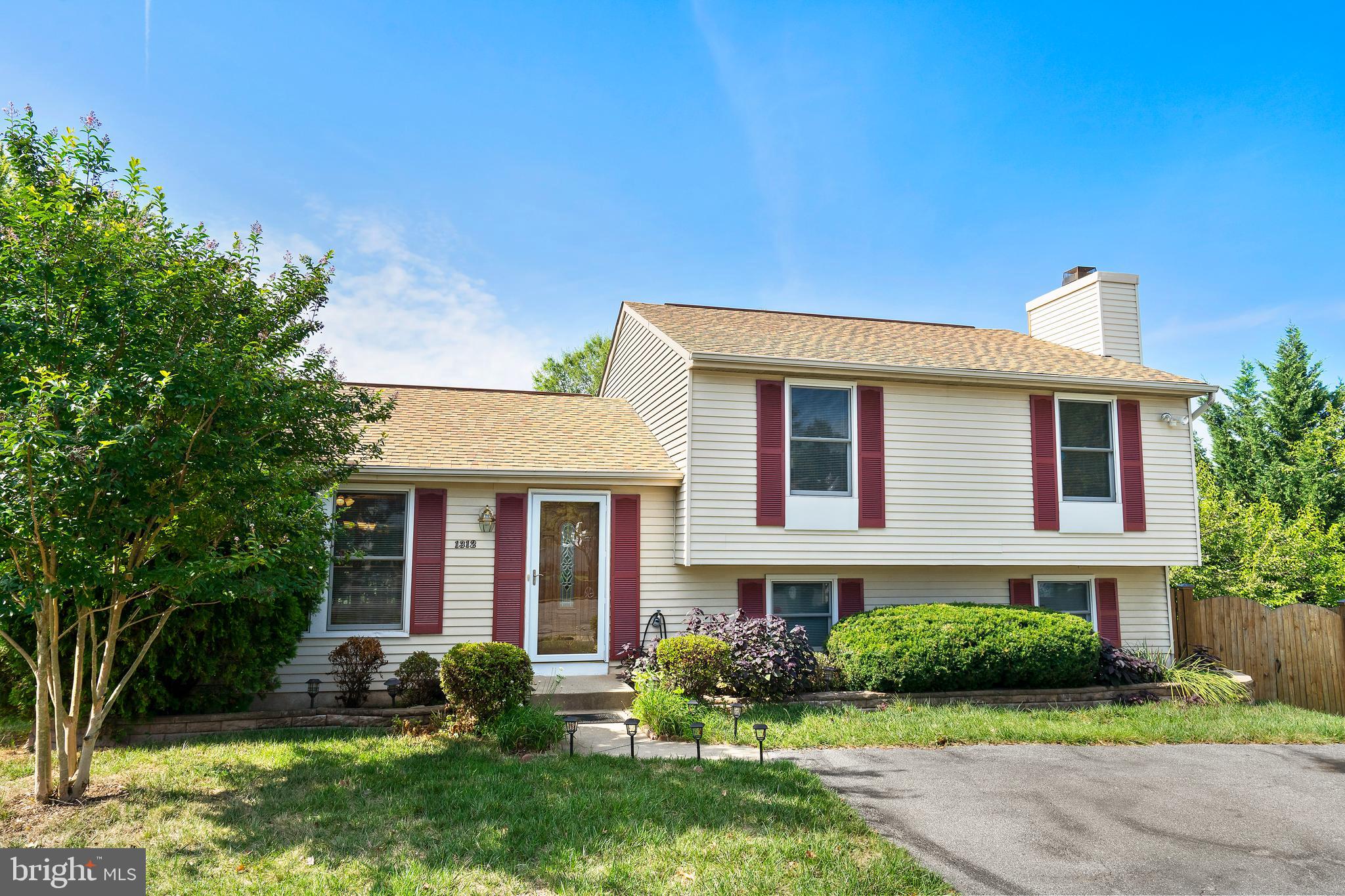 HILLCREST ORCHARDS - Residential