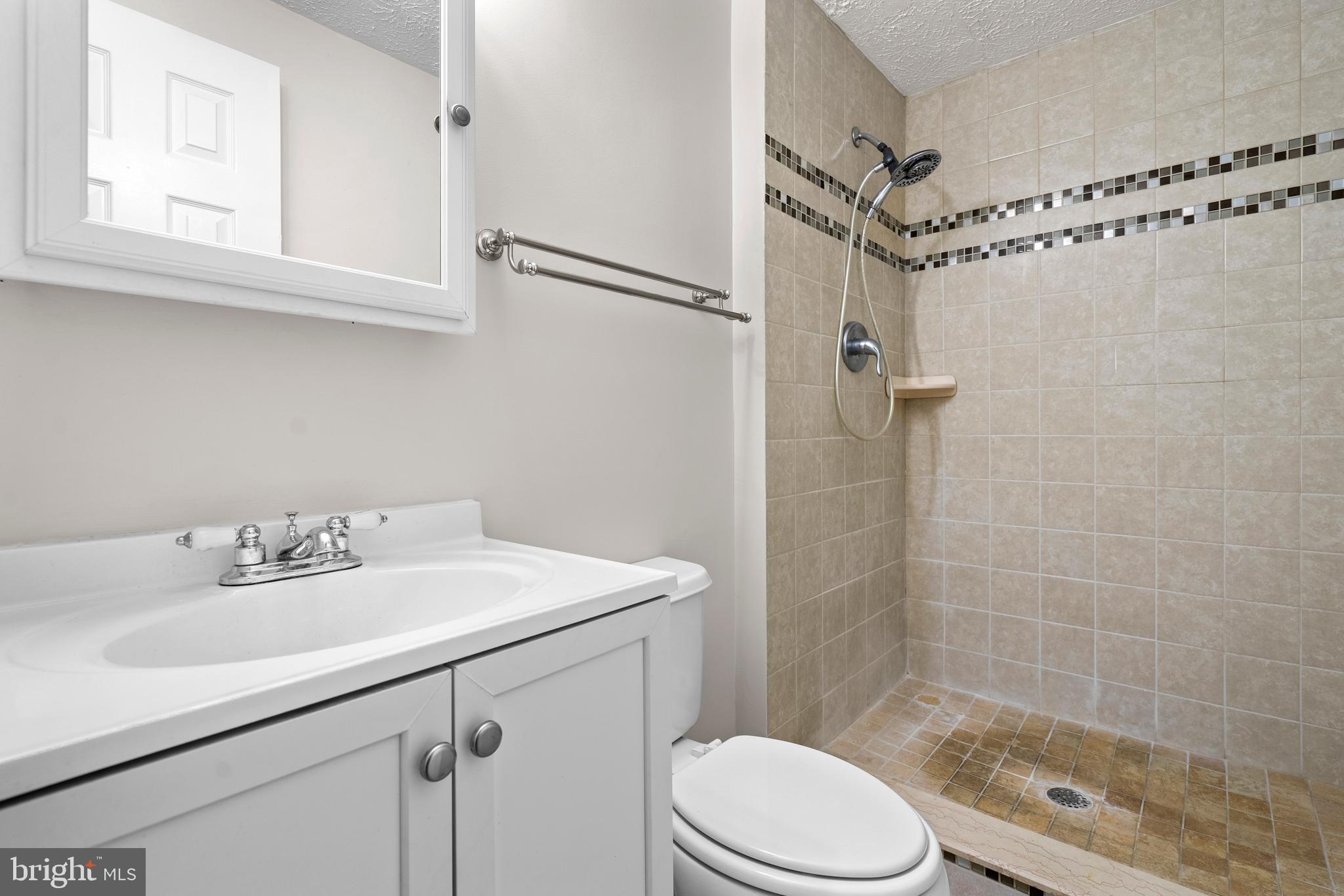 HILLCREST ORCHARDS - Residential