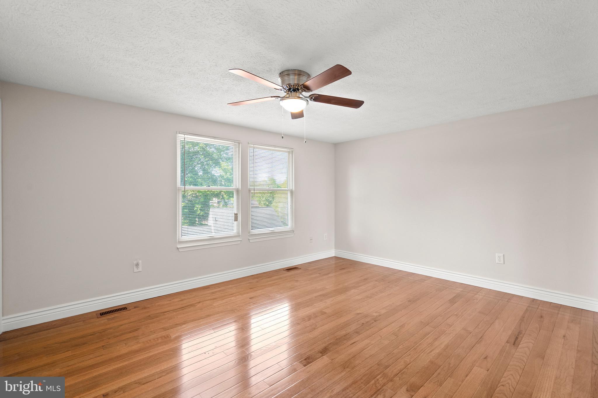 HILLCREST ORCHARDS - Residential