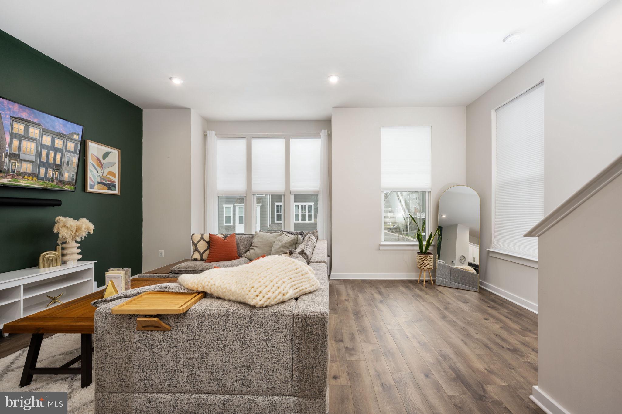 POTOMAC SHORES - Residential