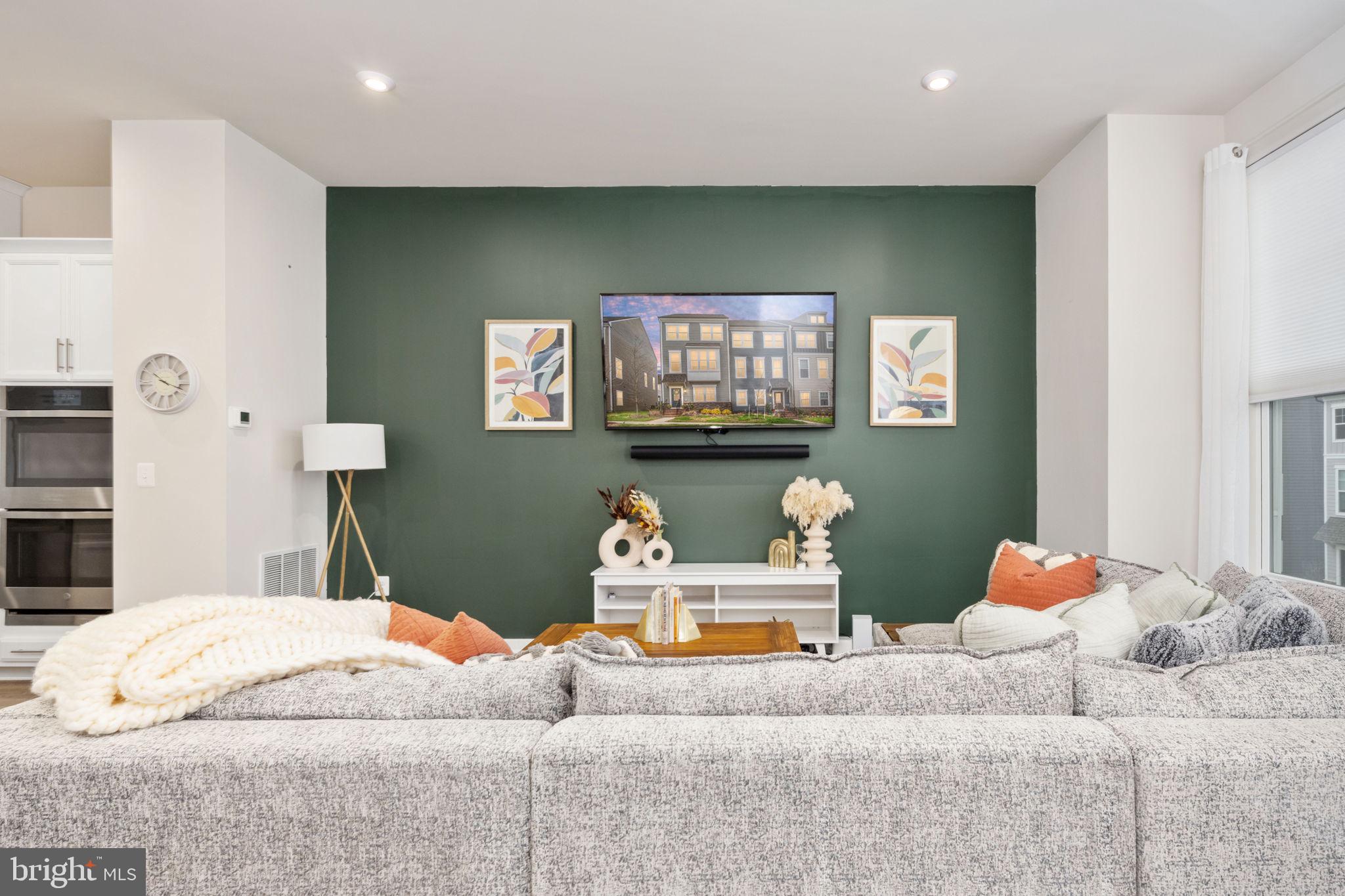 POTOMAC SHORES - Residential