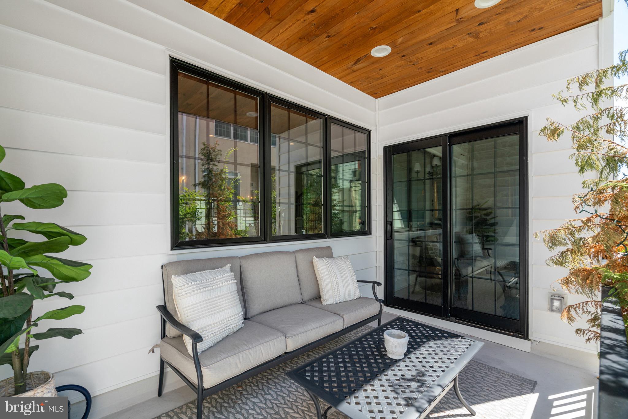 BELLA VISTA - Residential