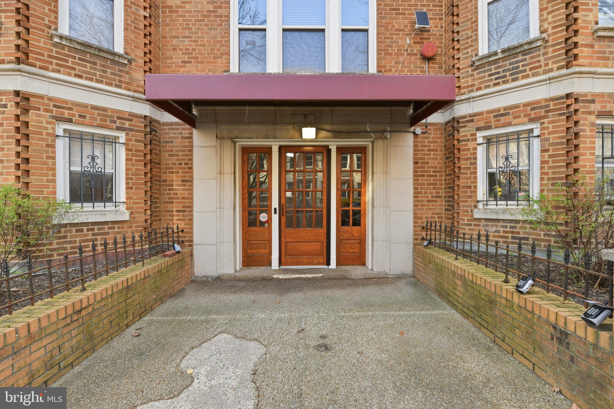 1820 CLYDESDALE PLACE NW 4