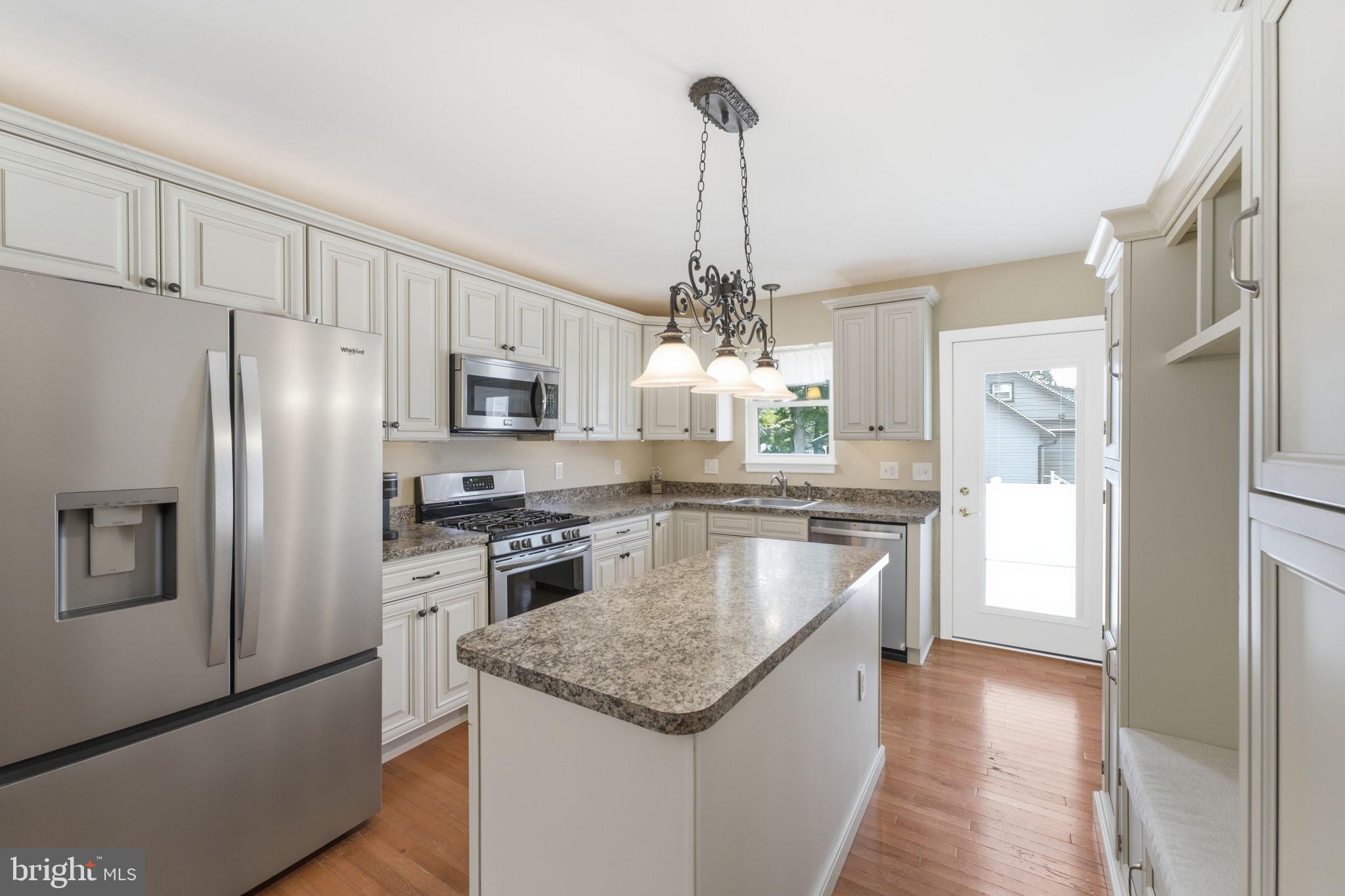 327 WALNUT AVENUE