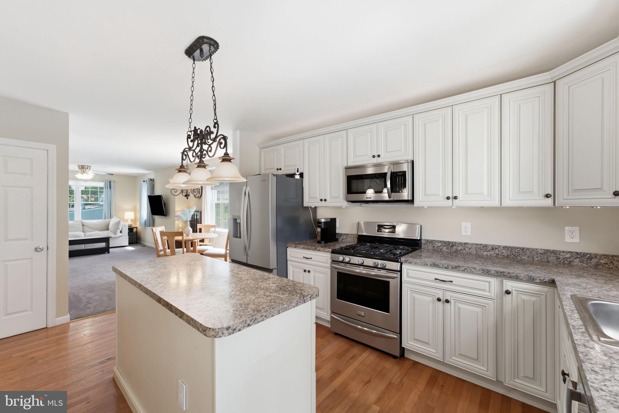 327 WALNUT AVENUE