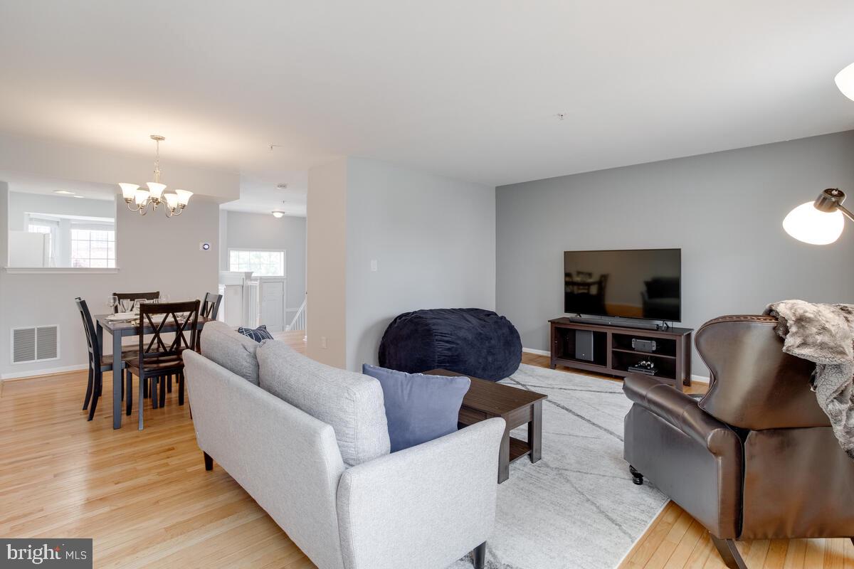 STONEY BEACH - Residential