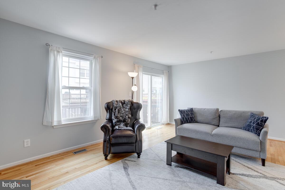 STONEY BEACH - Residential