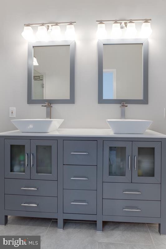 STONEY BEACH - Residential